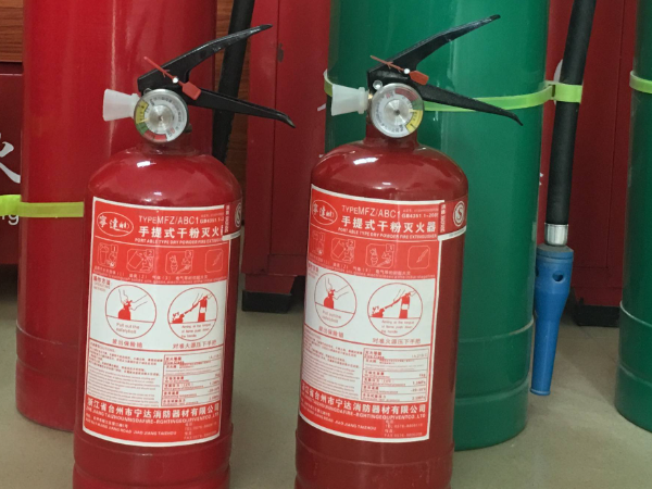 二氧化碳储罐作为灭火剂_二氧化碳灭火剂尤其适用于_二氧化碳灭火剂适用范围