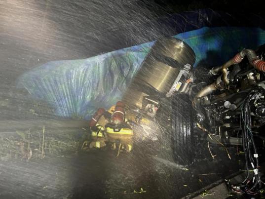 天然气储气罐安全距离_天然气储罐距厂房的安全距离_天然气储罐安全距离标准